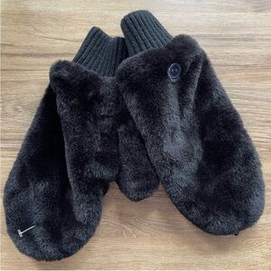 NWOT House Of Harlow BLACK FAUX FUR Convertible Flip Top Mittens